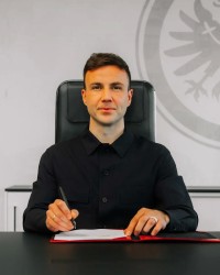 星空体育平台-官方：格策与法兰克福续约至2028年