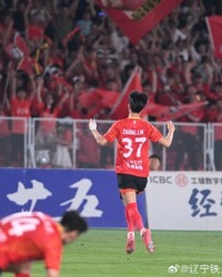 星空体育官网-由辽宁铁人青训悉心培养的张家鸣，将正式加盟英超球队伯恩利