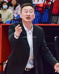 星空体育平台-杨瀚森“接班人”定了！青岛男篮锁定未来双子星：李俊贤、丛睿言