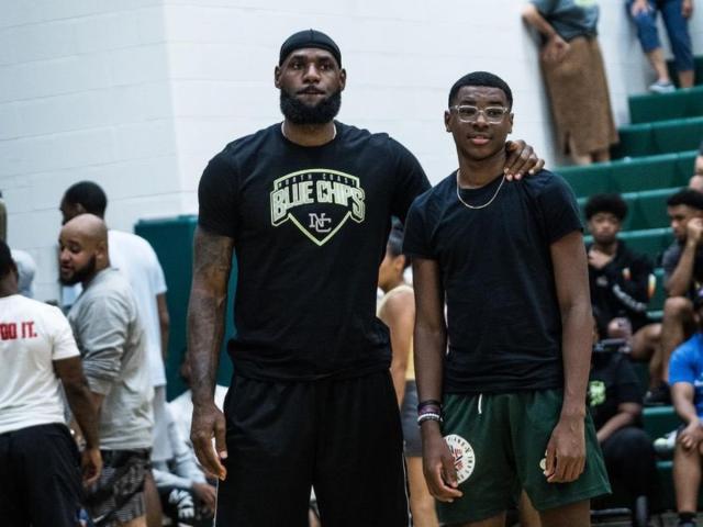 15-year-old-bryce-is-almost-as-tall-as-lebron-james-already-nba-fan-warns-everyone-about-bryce-james-becoming-a-top-prospect.png